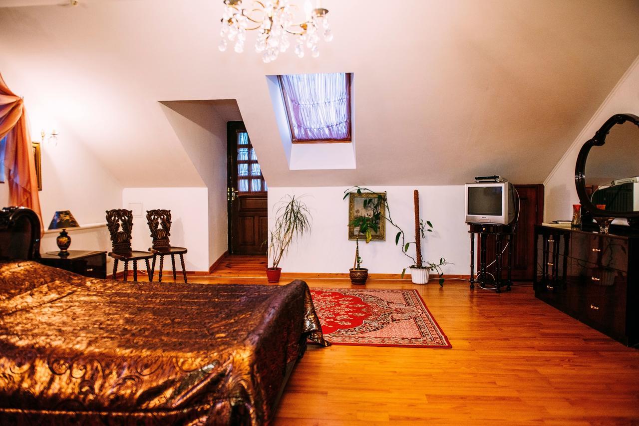 Antique House Hotel Dubno Luaran gambar